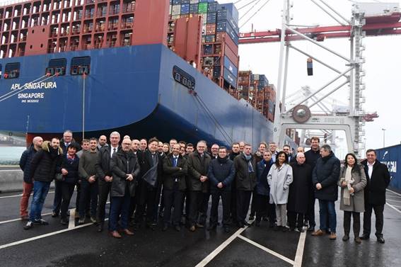 Le Groupe CMA CGM, le Grand Port Maritime de Dunkerque et Actemium inaugurent un dispositif de branchement électrique à quai