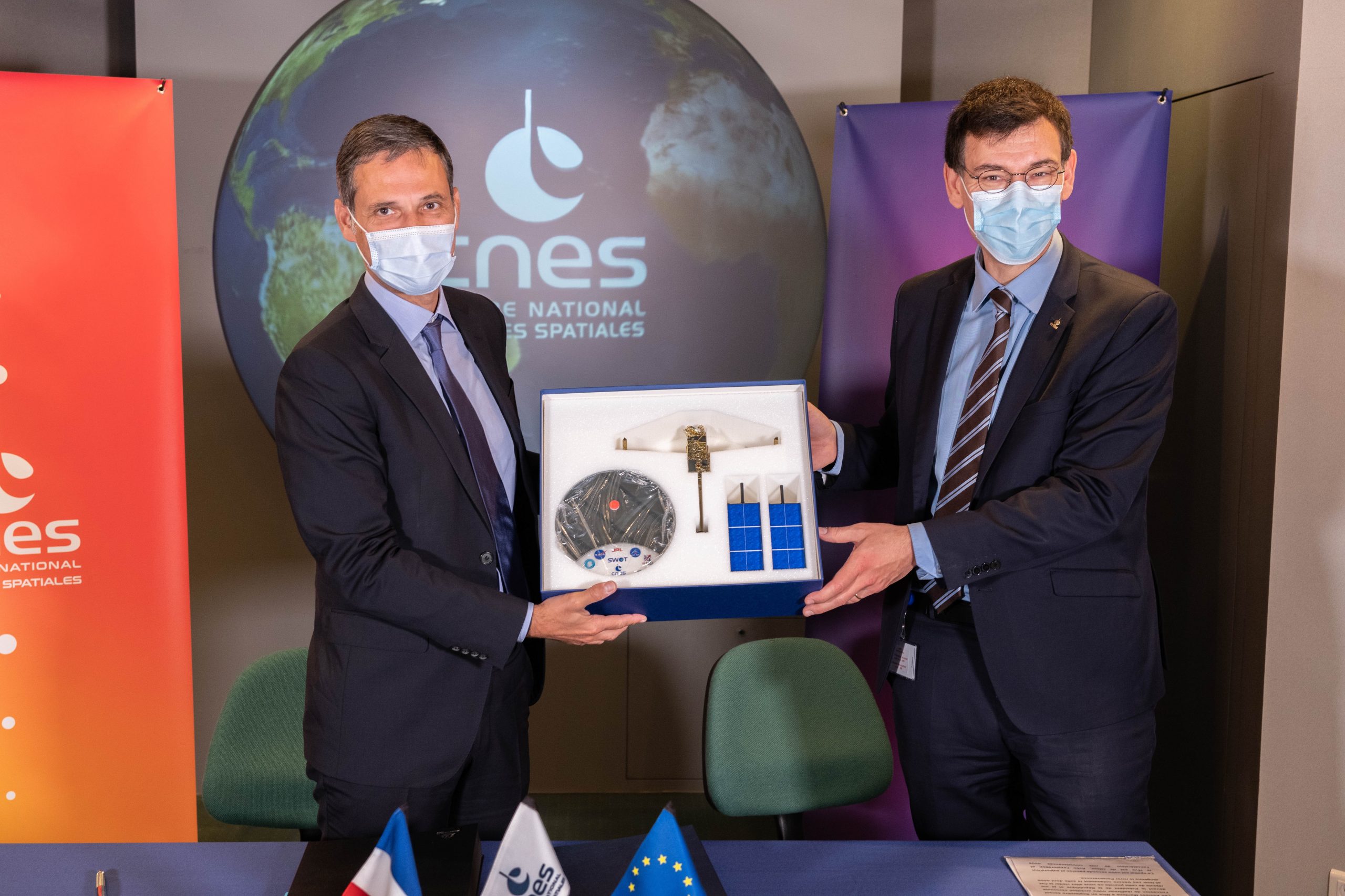 Le CNES et le groupe CMA CGM signent un partenariat inédit pour l’émergence de solutions innovantes pour le transport maritime, la logistique et l’activité spatiale