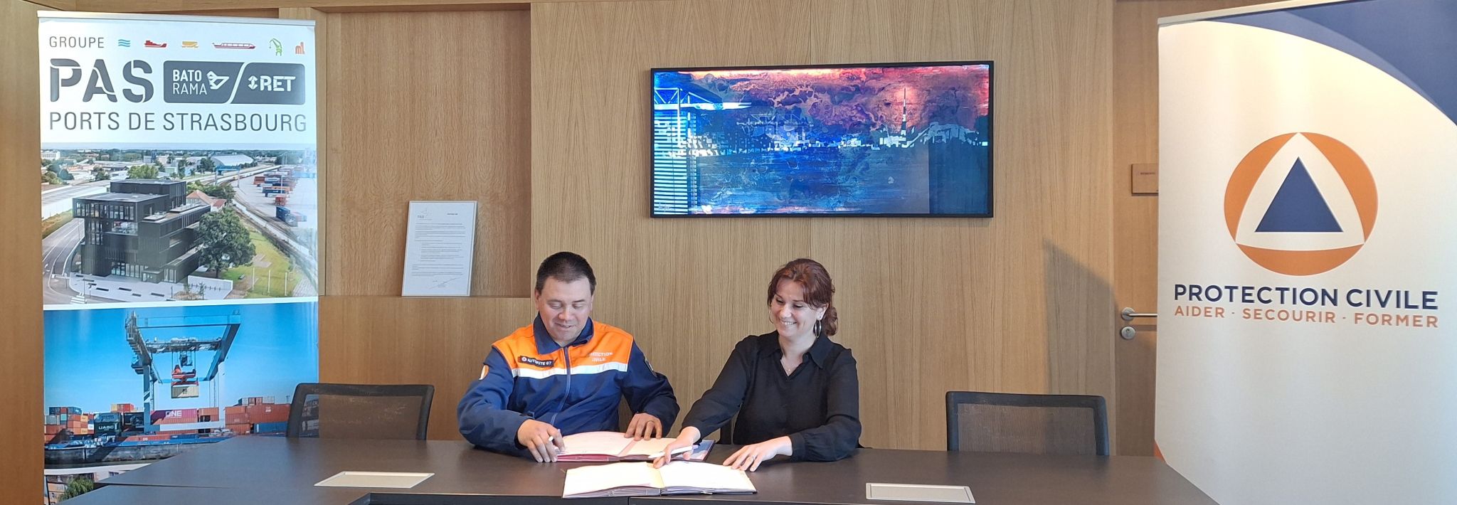 Le Ports de Strasbourg est ravi d’annoncer la signature d’une Convention de Soutien Technique et Logistique entre le Port Autonome de Strasbourg et la Protection Civile du Bas-Rhin
